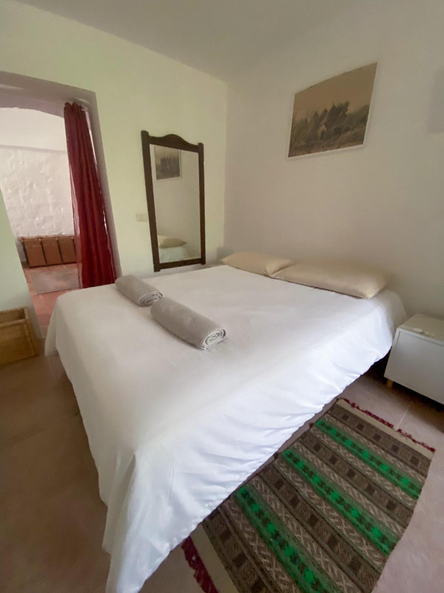 Trullo Pinto Apartment โลโกโรตอนโด ภายนอก รูปภาพ