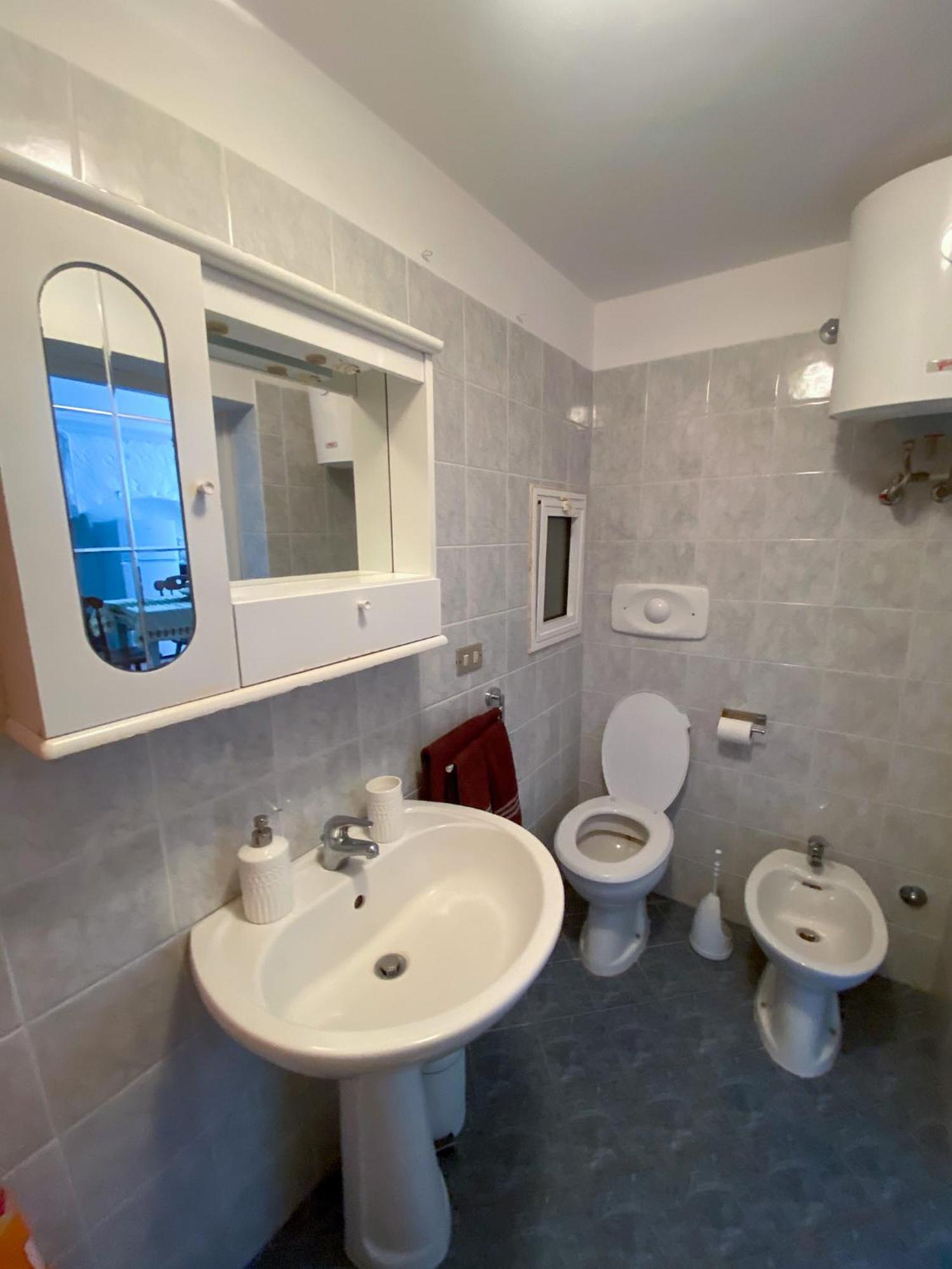Trullo Pinto Apartment โลโกโรตอนโด ภายนอก รูปภาพ