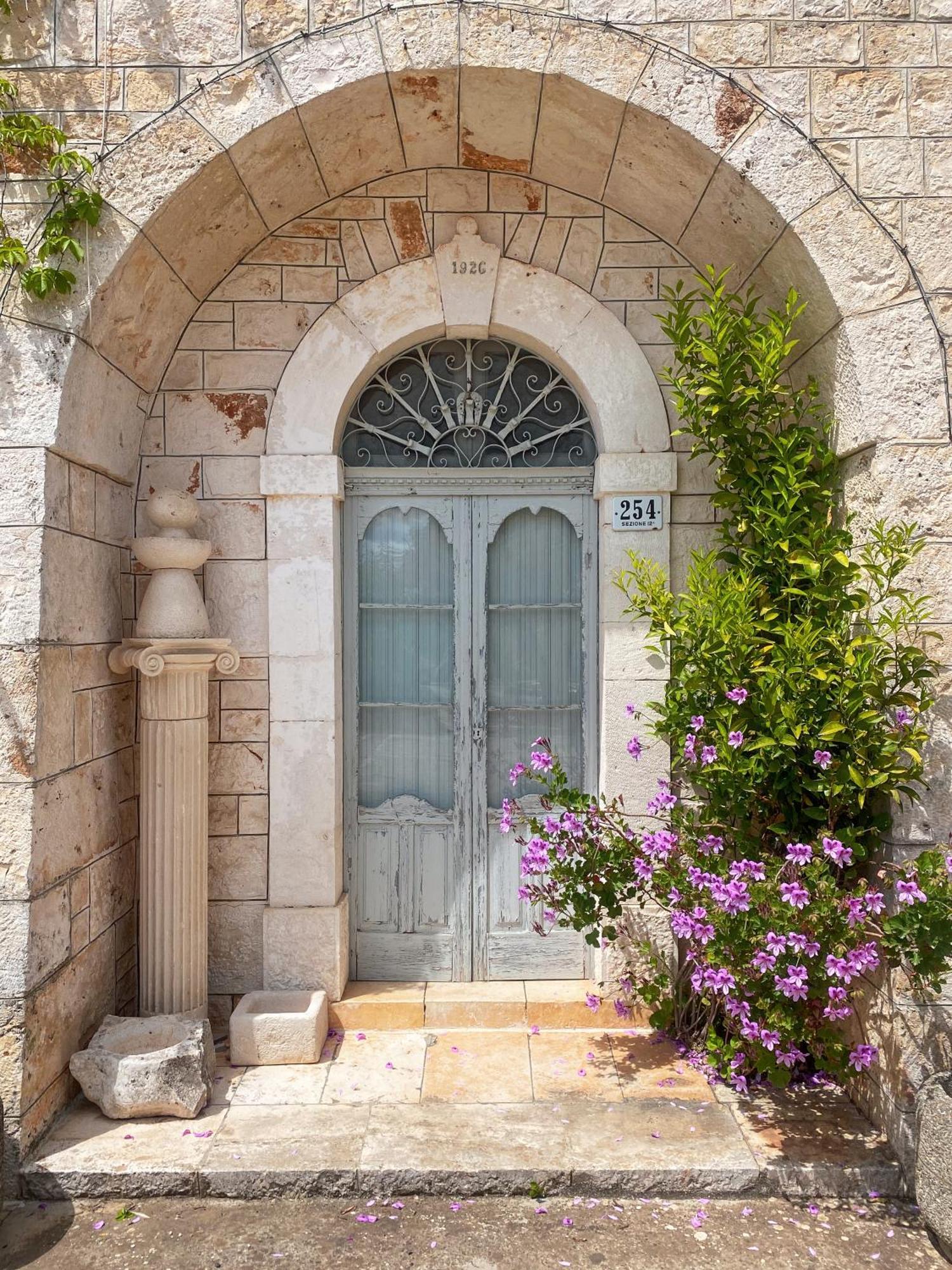 Trullo Pinto Apartment โลโกโรตอนโด ภายนอก รูปภาพ