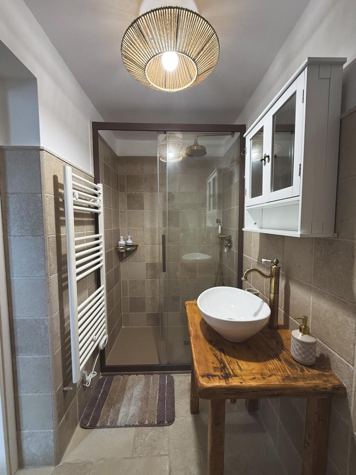Trullo Pinto Apartment โลโกโรตอนโด ภายนอก รูปภาพ