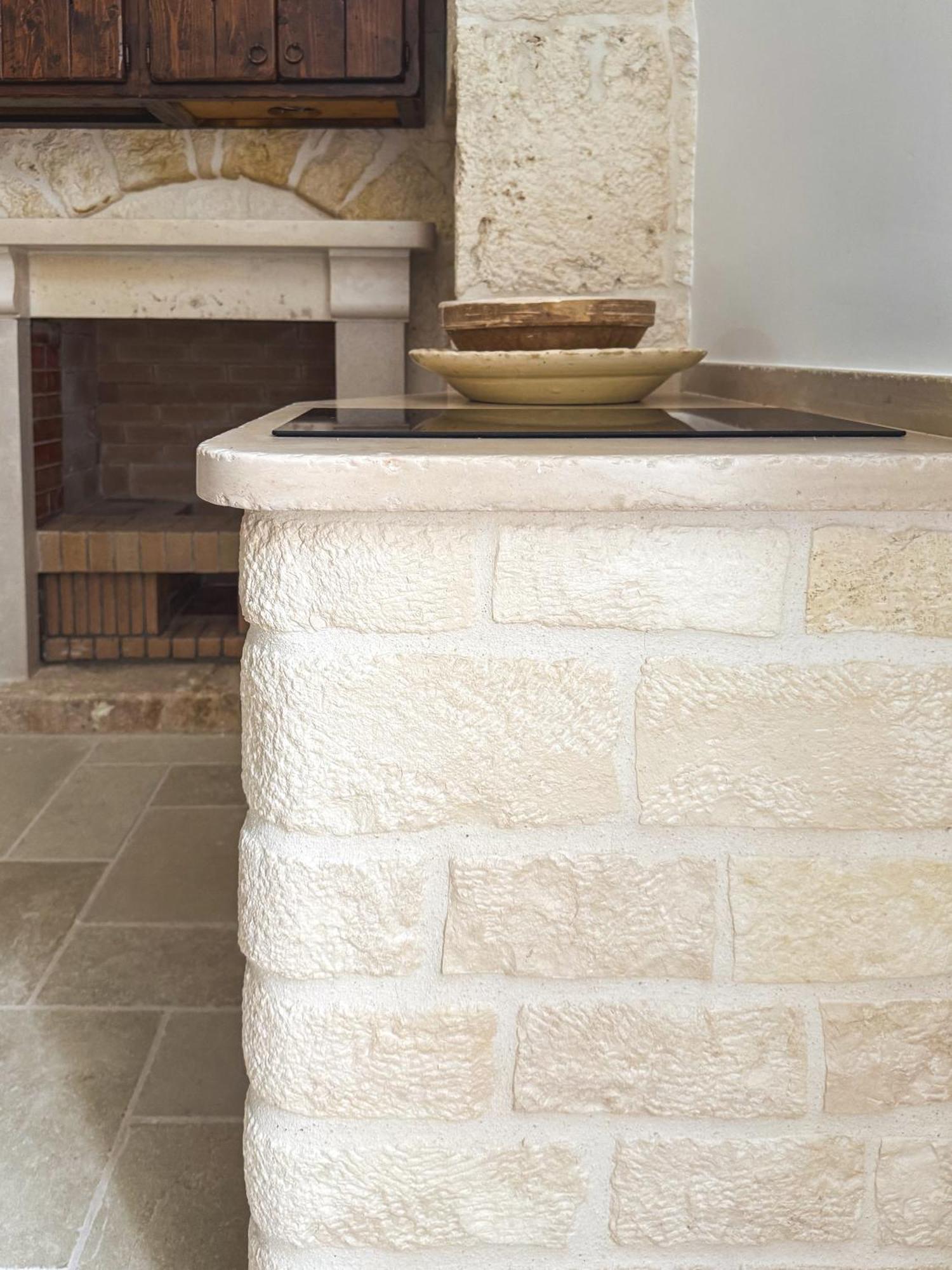 Trullo Pinto Apartment โลโกโรตอนโด ภายนอก รูปภาพ